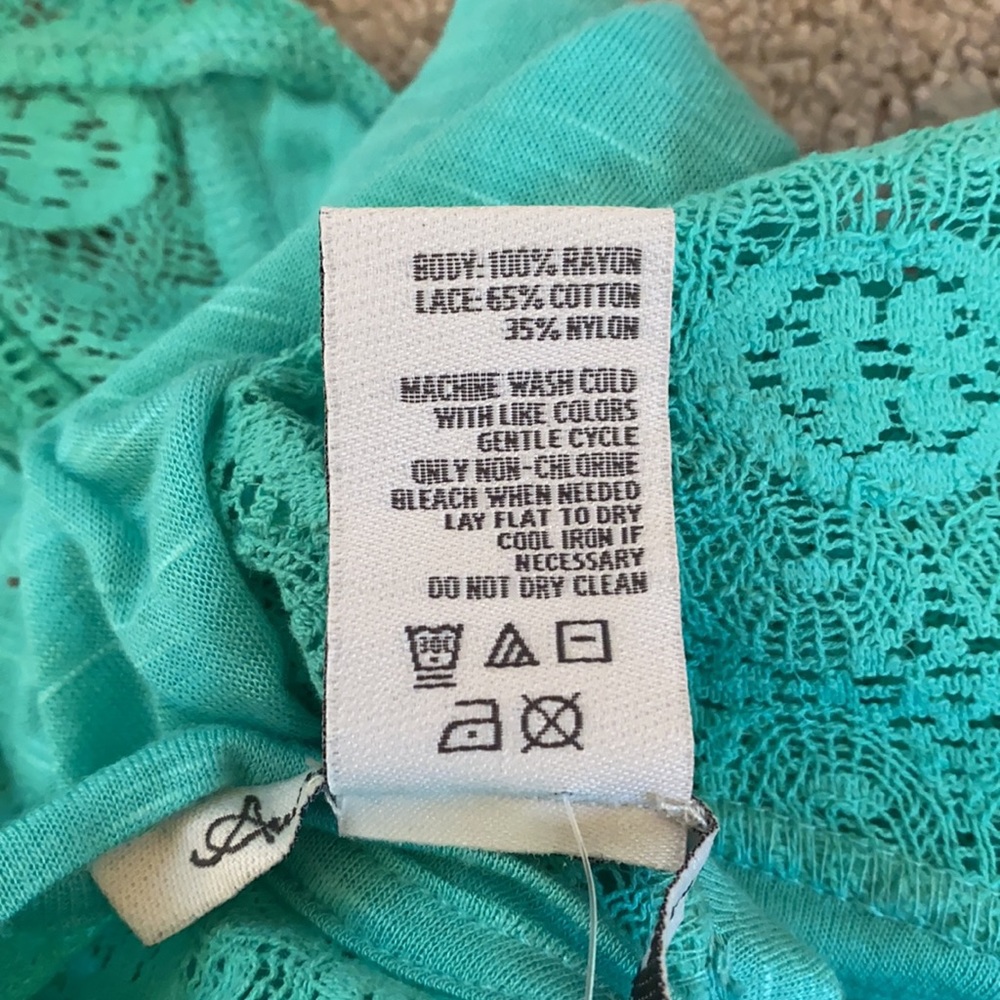 American Rag tshirt - Picture 4 of 4